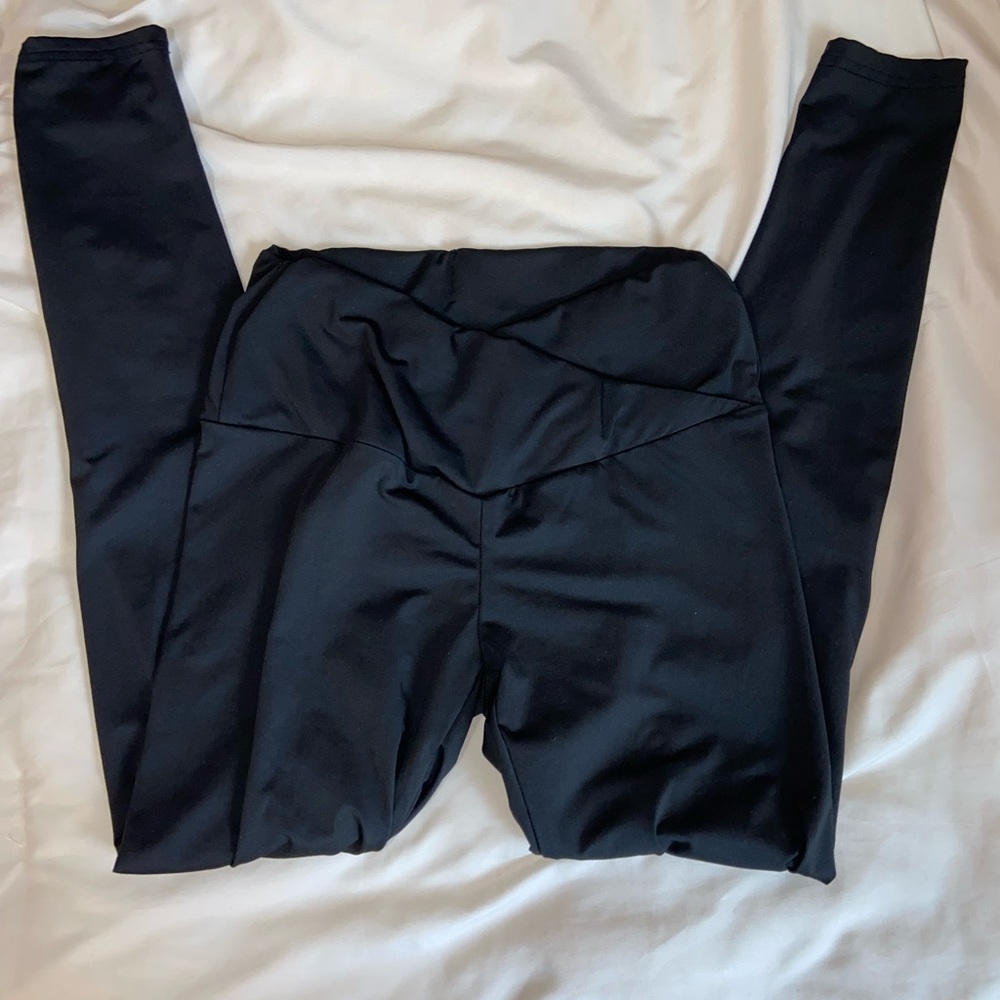 Black Cross Waistband leggings